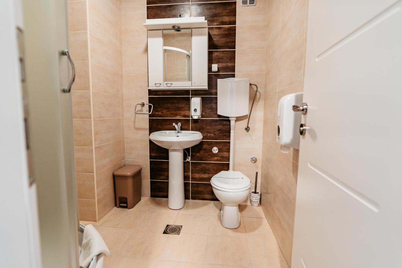 Lotos Depandans Hotel Nis Bagian luar foto