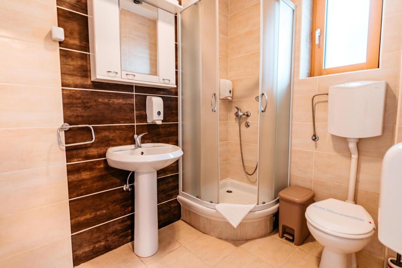 Lotos Depandans Hotel Nis Bagian luar foto