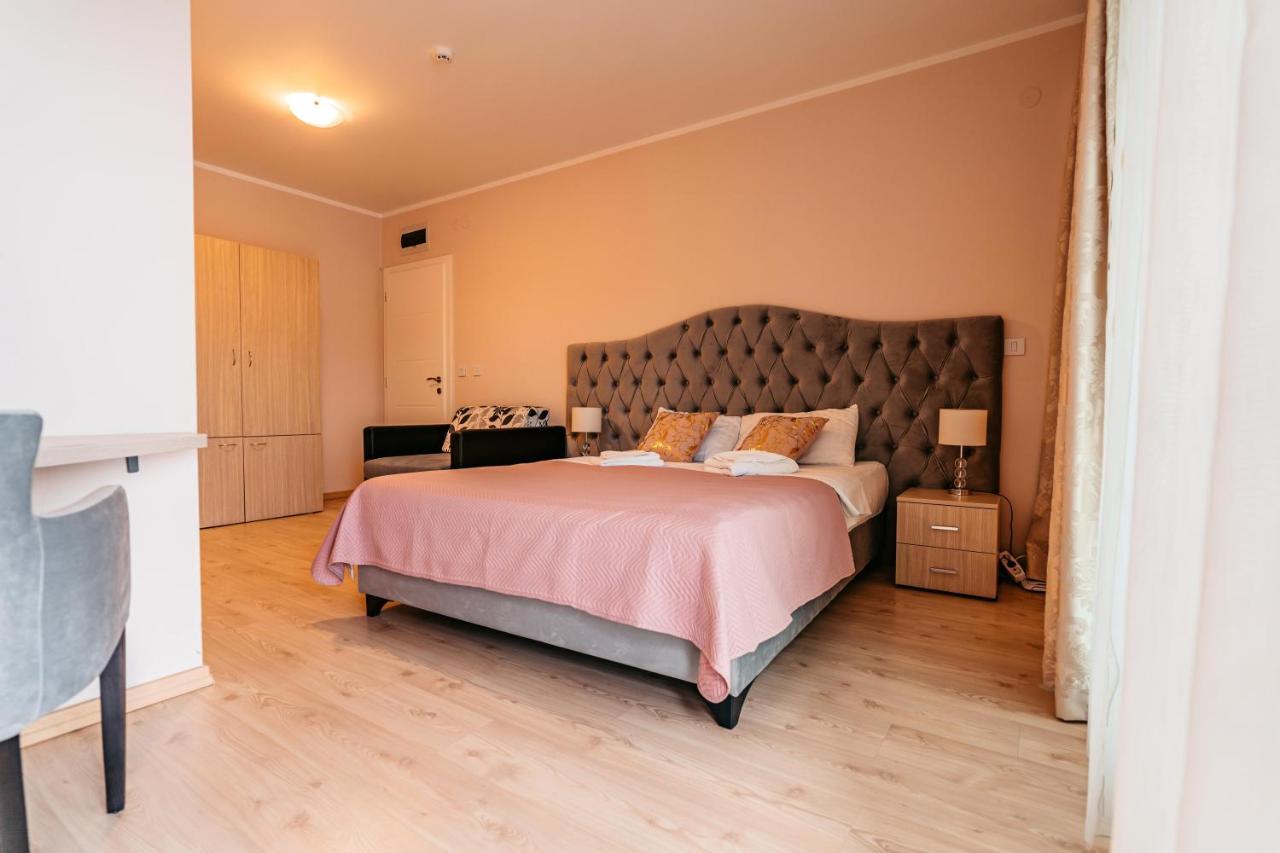 Lotos Depandans Hotel Nis Bagian luar foto