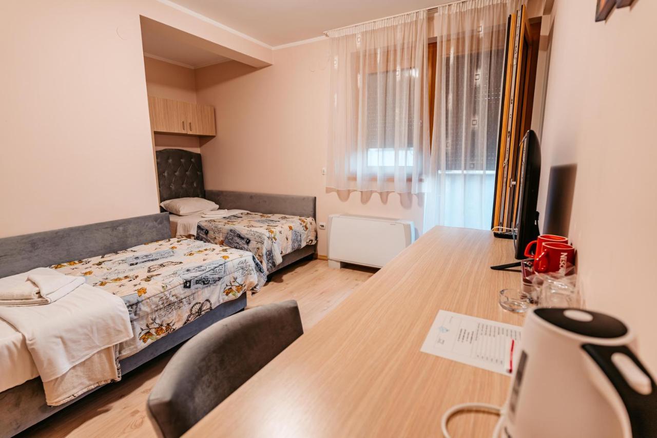 Lotos Depandans Hotel Nis Bagian luar foto